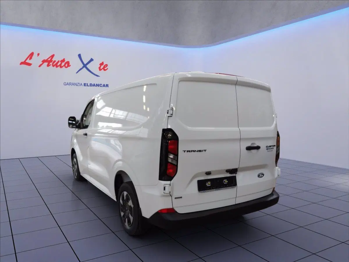 Ford Transit Custom Furgone nuova a Milano (8)
