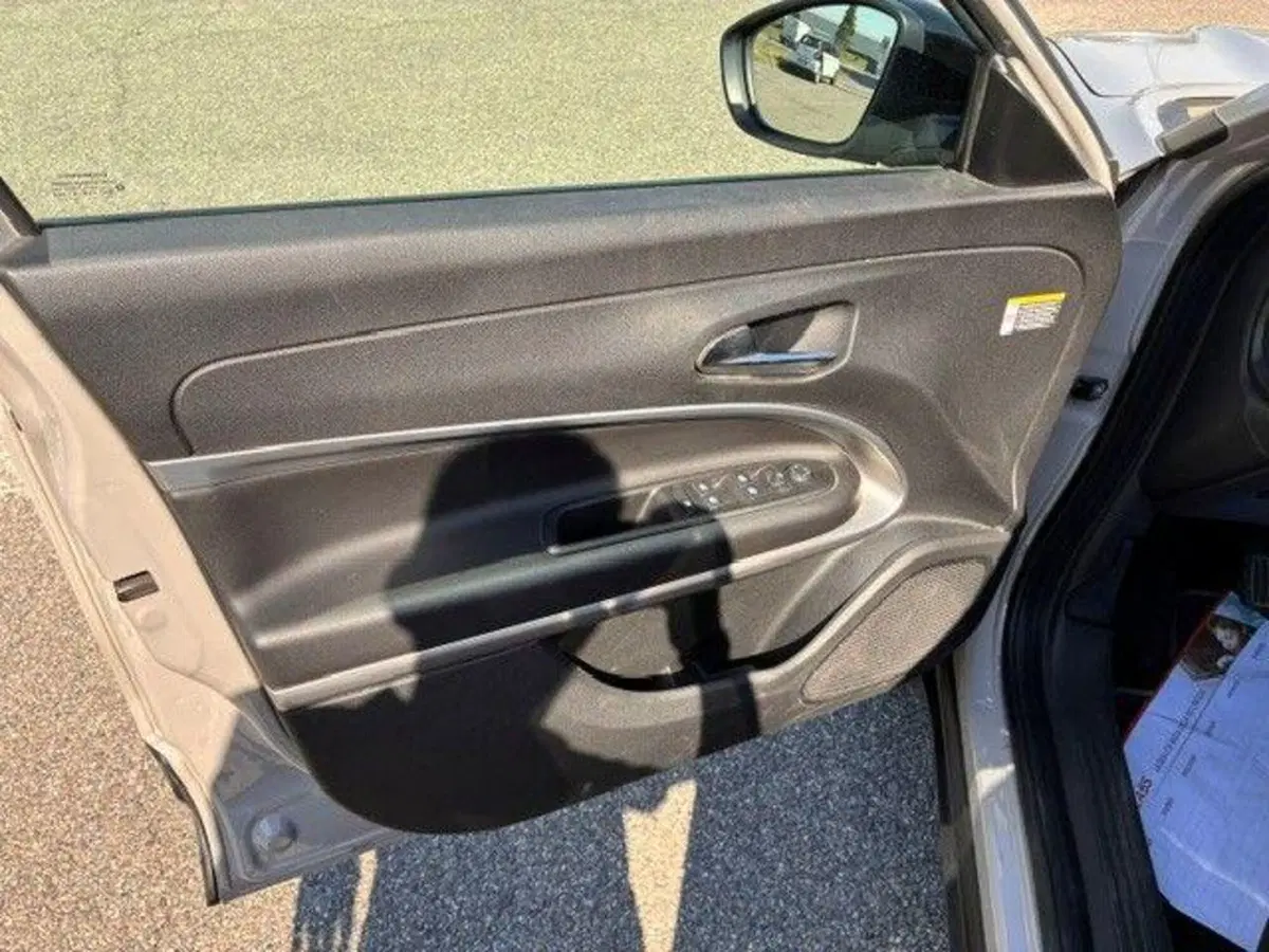 Jeep Avenger usata a Milano (7)