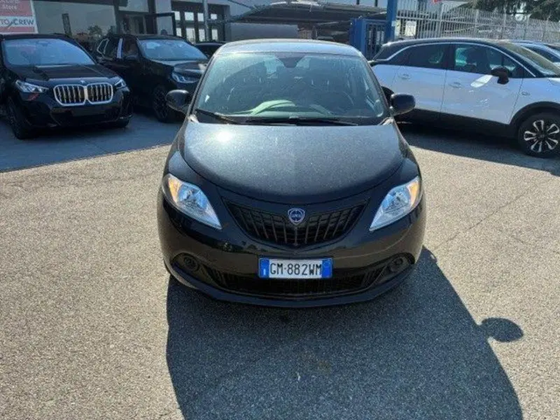 Lancia Ypsilon usata a Milano (2)