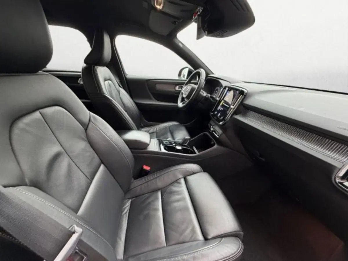 Volvo XC40 usata a Treviso (11)