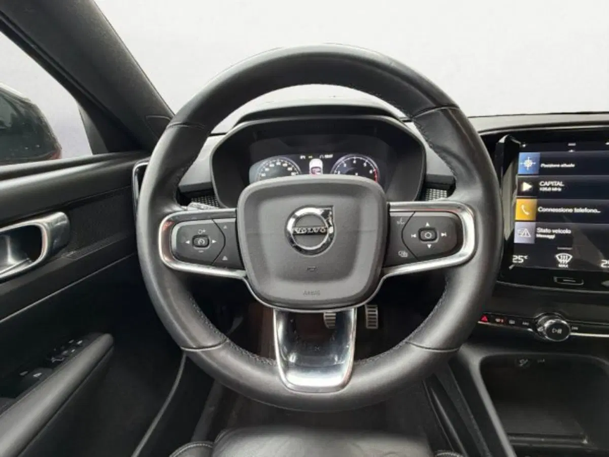 Volvo XC40 usata a Treviso (13)