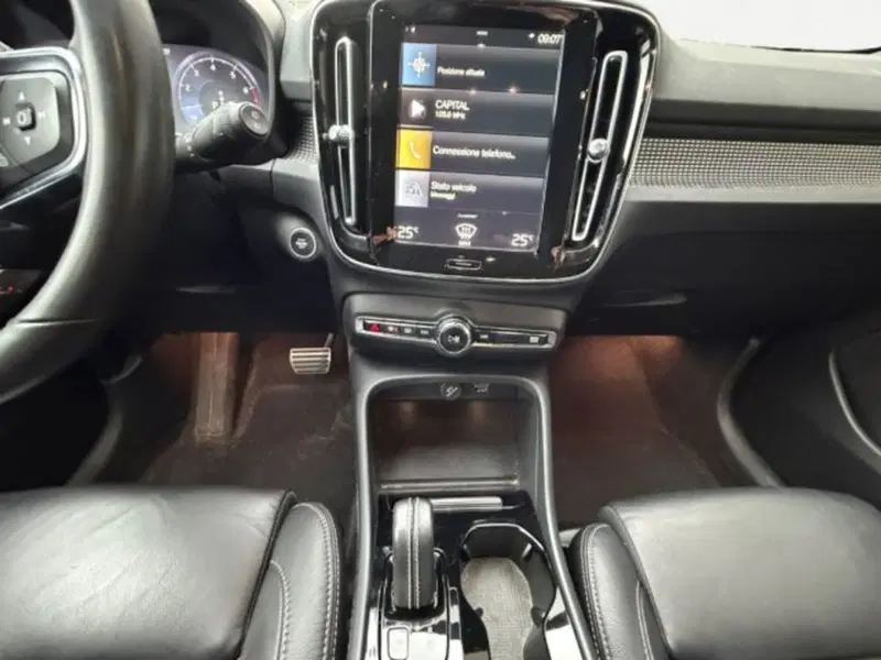 Volvo XC40 usata a Treviso (13)