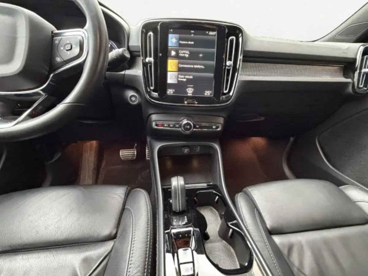 Volvo XC40 usata a Treviso (15)