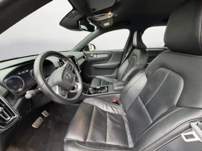 Volvo XC40 usata a Treviso (9)