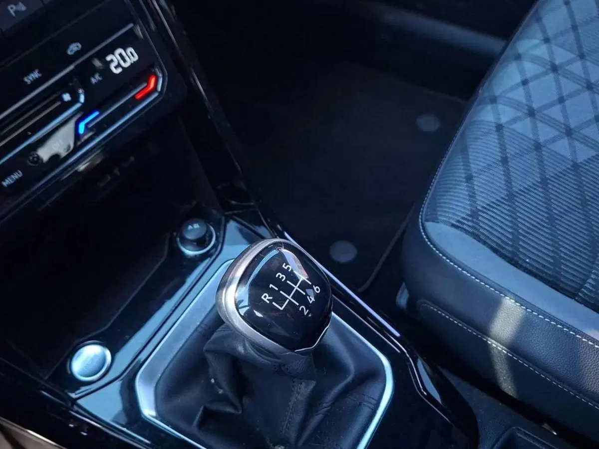Volkswagen T-Roc usata a Torino (10)