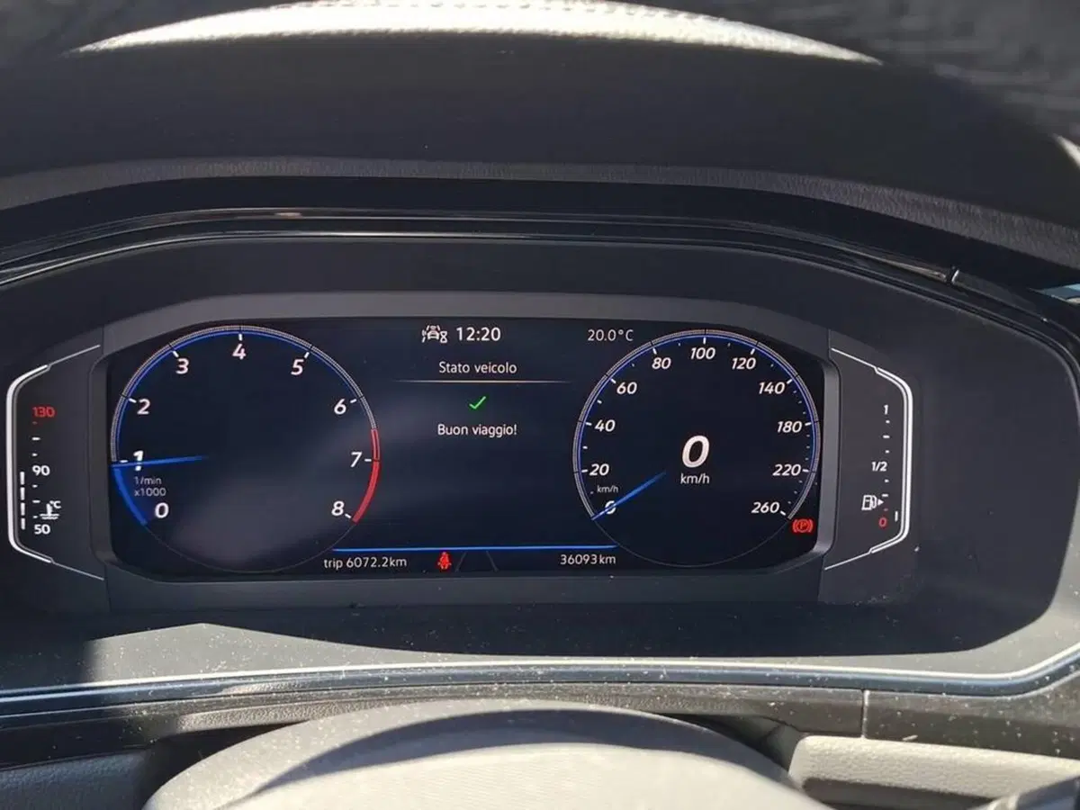Volkswagen T-Roc usata a Torino (8)