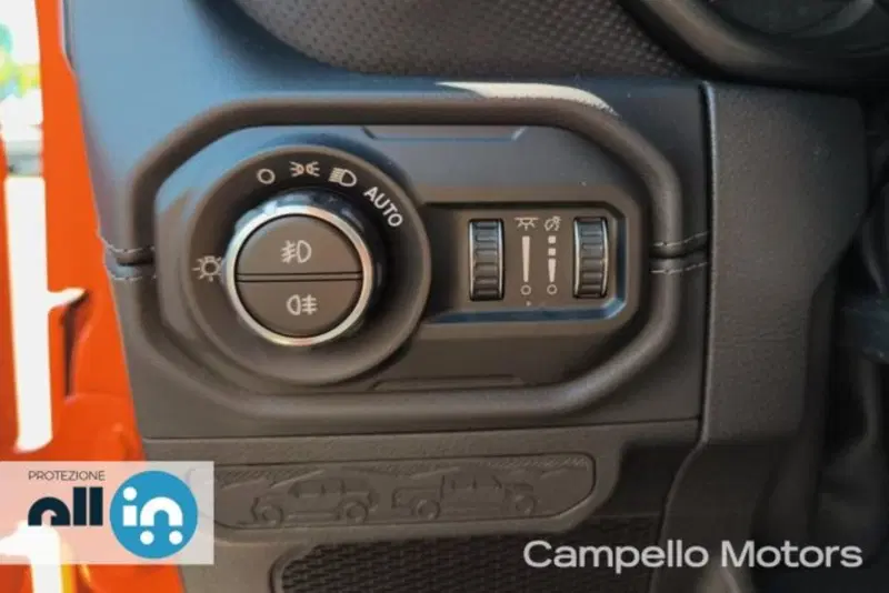 Jeep Wrangler Unlimited nuova a Venezia (17)