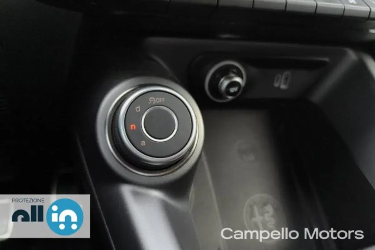 Alfa Romeo Tonale usata a Venezia (12)