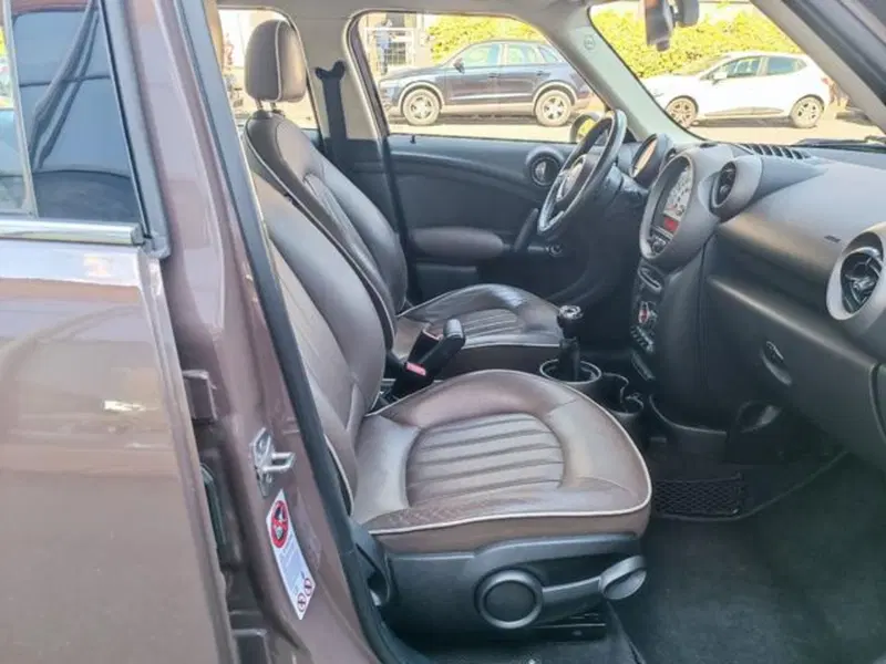 MINI Mini Countryman usata a Pisa (11)