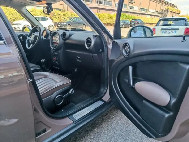MINI Mini Countryman usata a Pisa (13)