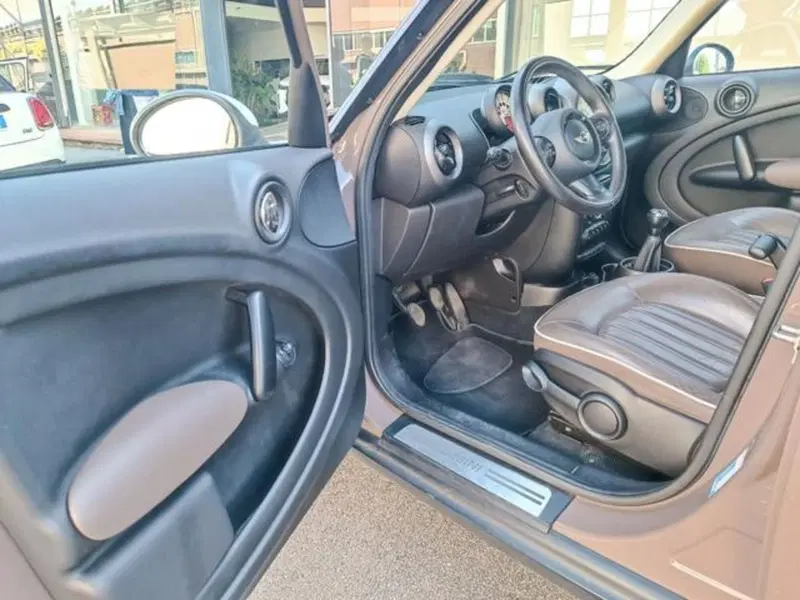 MINI Mini Countryman usata a Pisa (4)