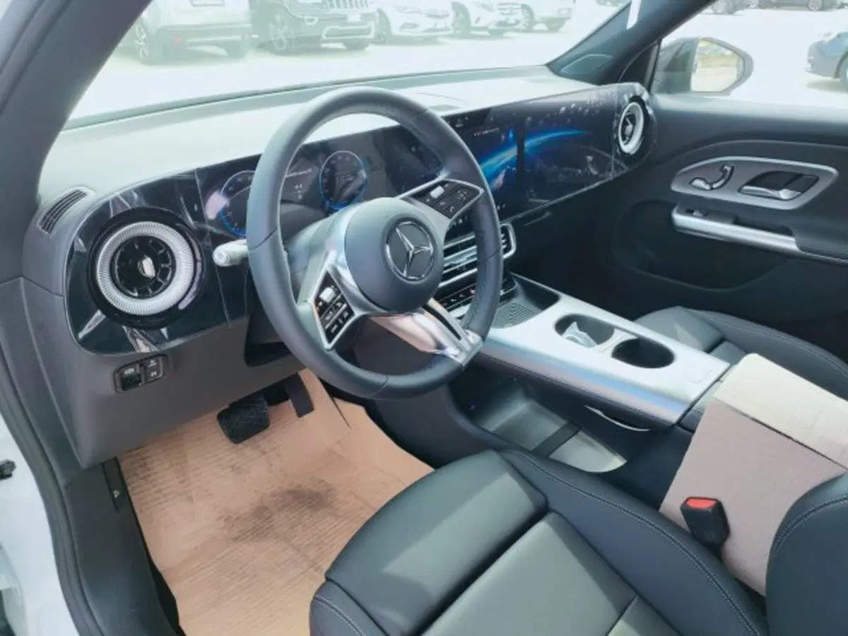 Mercedes-Benz GLB EQ nuova a Teramo (11)