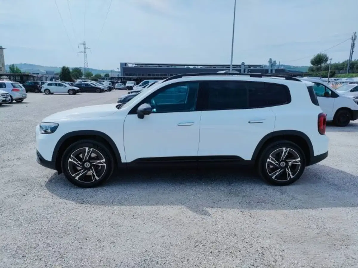 Mercedes-Benz GLB EQ nuova a Teramo (3)