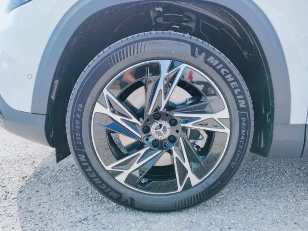 Mercedes-Benz GLB EQ nuova a Teramo (7)