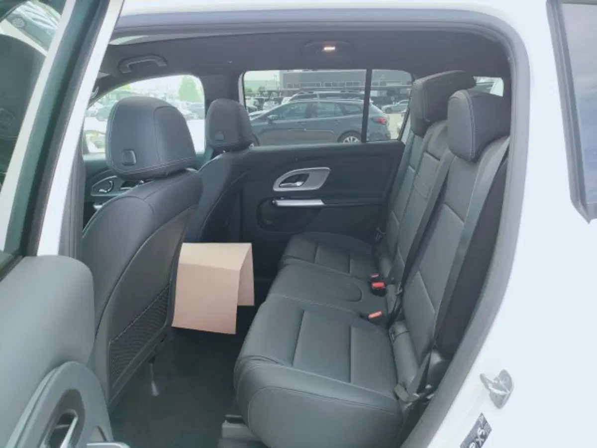 Mercedes-Benz GLB EQ nuova a Teramo (8)