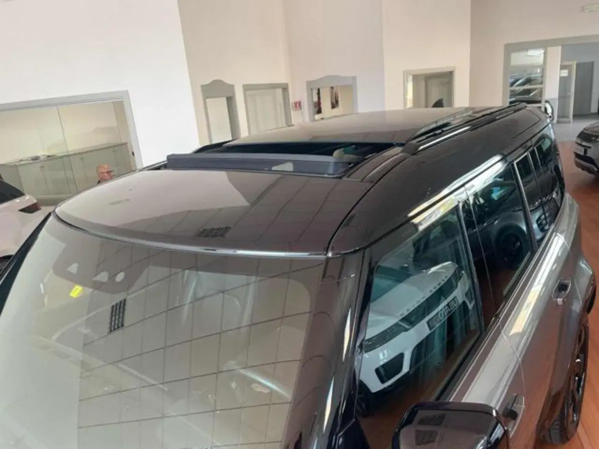 Land Rover Defender usata a Lucca (10)