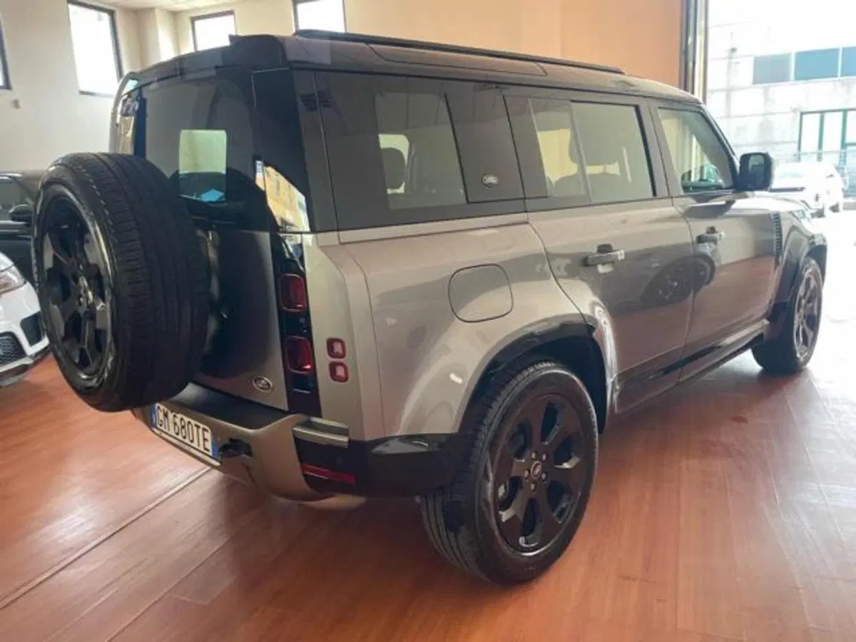 Land Rover Defender usata a Lucca (4)