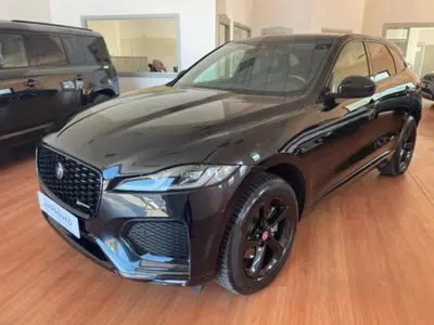 Jaguar F-Pace 2.0 D 204 CV AWD aut. R-Dynamic Black del 2022 usata a Massarosa