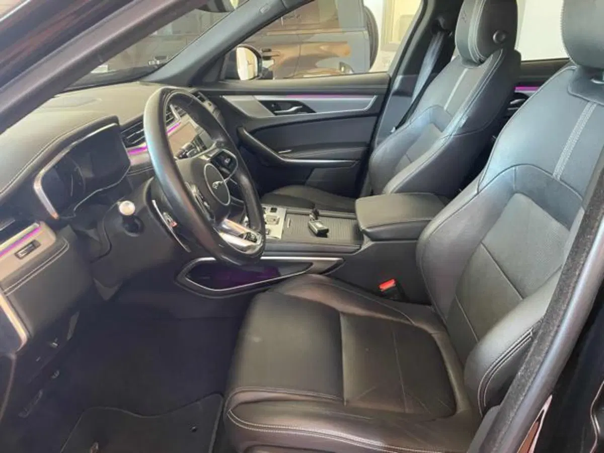 Jaguar F-Pace usata a Lucca (6)
