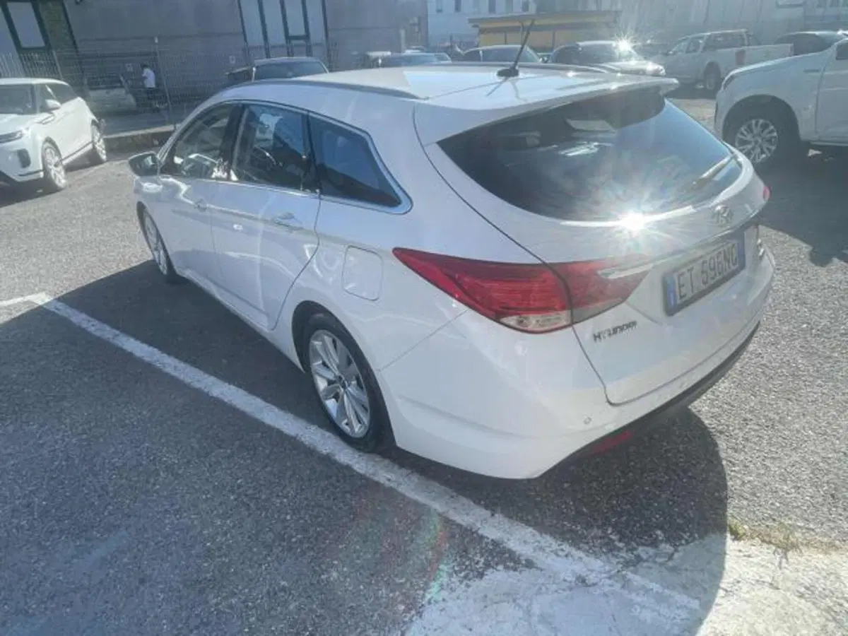 Hyundai i40 Station Wagon usata a Lucca (9)