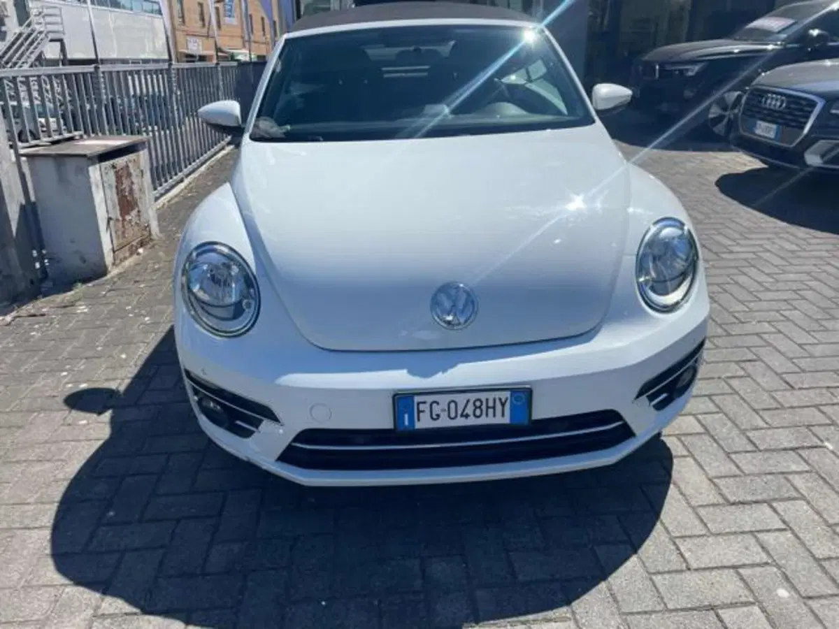 Volkswagen Maggiolino Cabrio usata a Lucca (2)