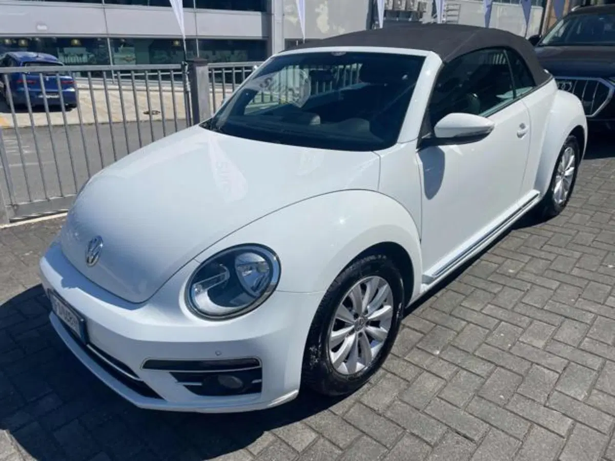 Volkswagen Maggiolino Cabrio usata a Lucca (3)