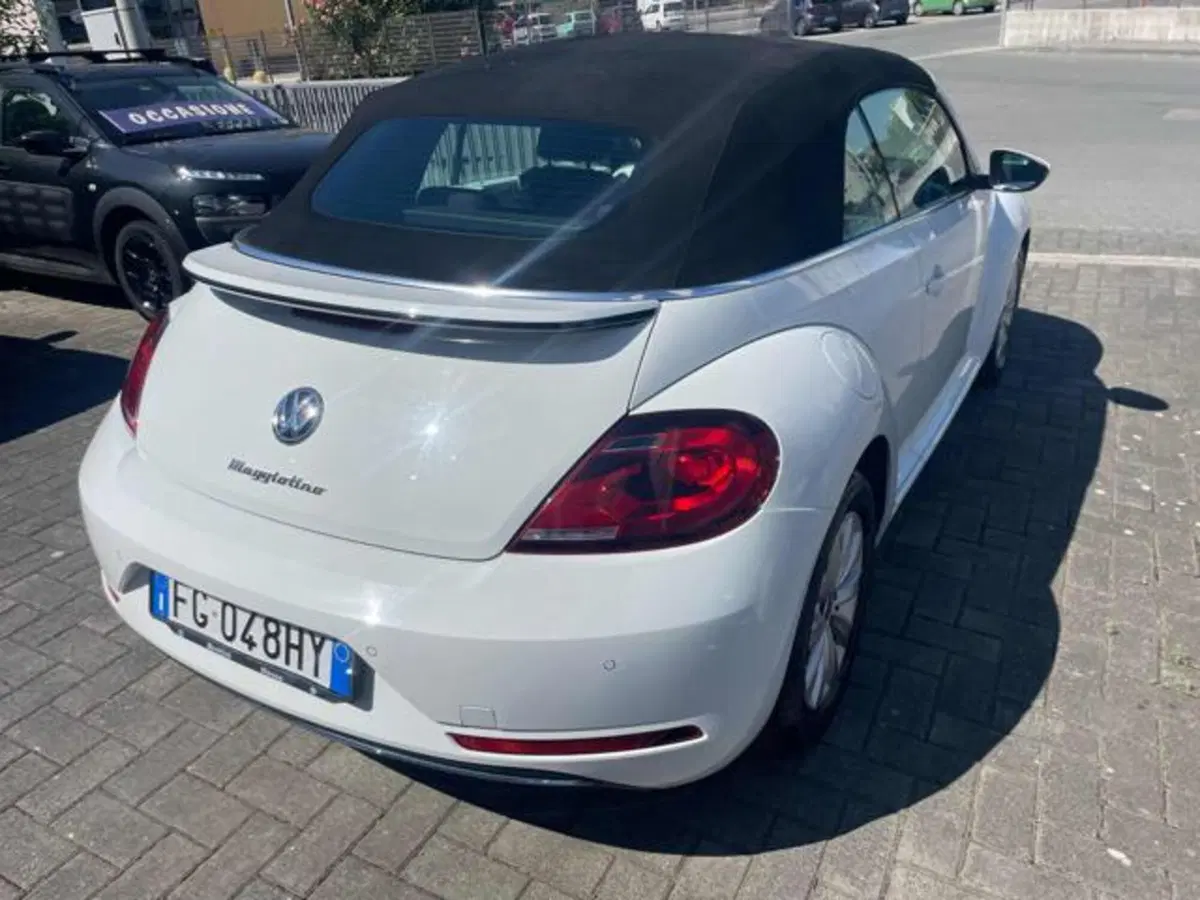 Volkswagen Maggiolino Cabrio usata a Lucca (4)