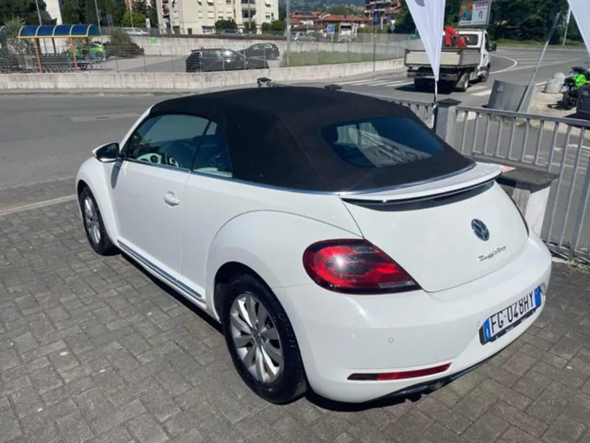 Volkswagen Maggiolino Cabrio usata a Lucca (5)