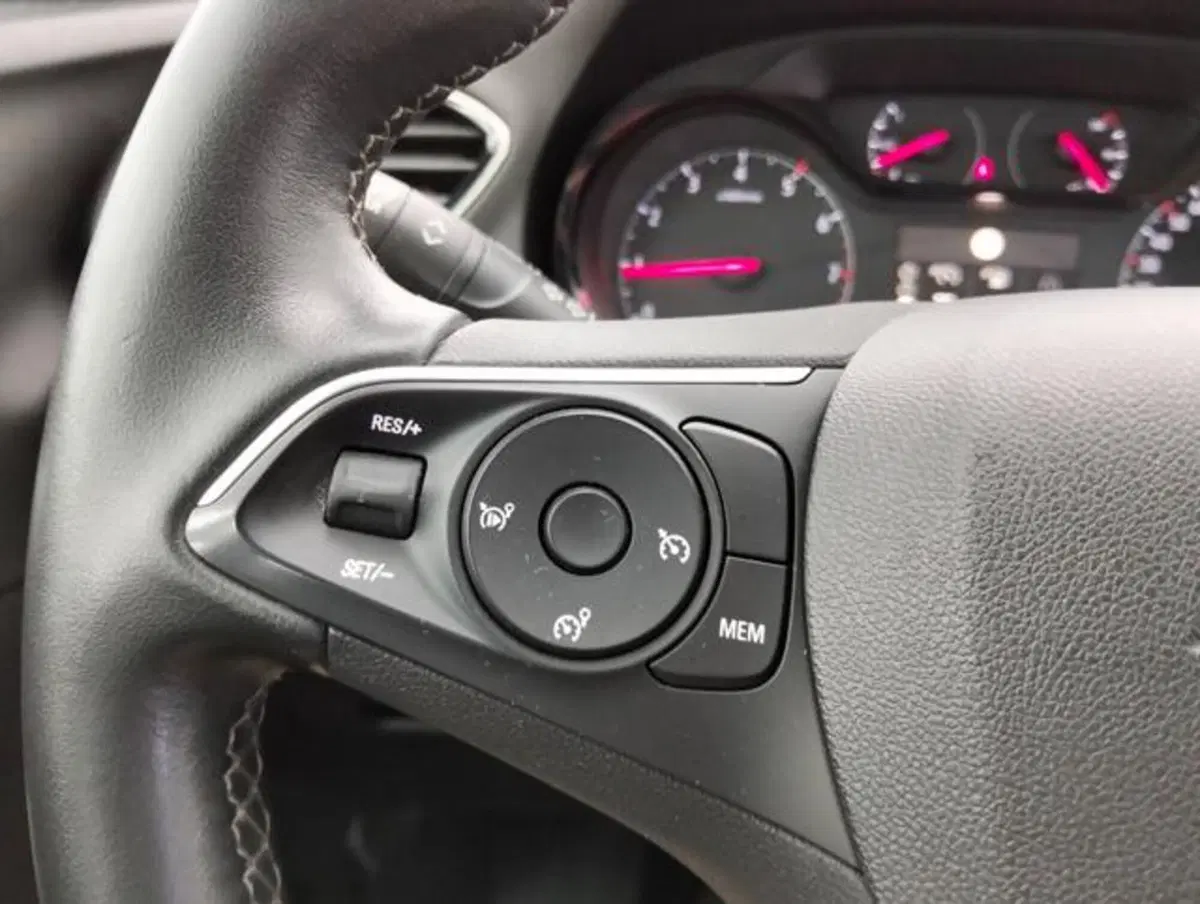 Opel Grandland X usata a Como (11)