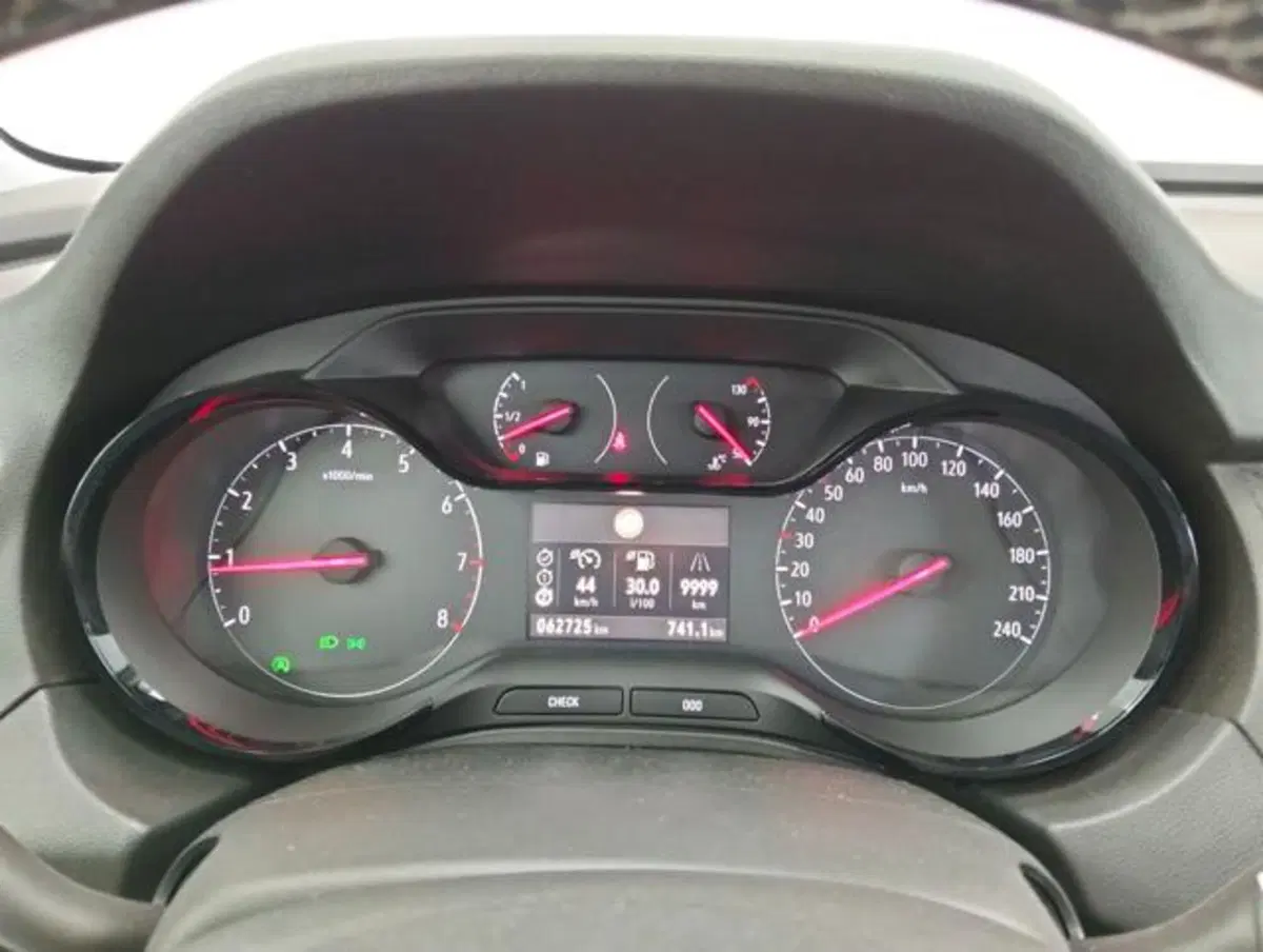 Opel Grandland X usata a Como (12)