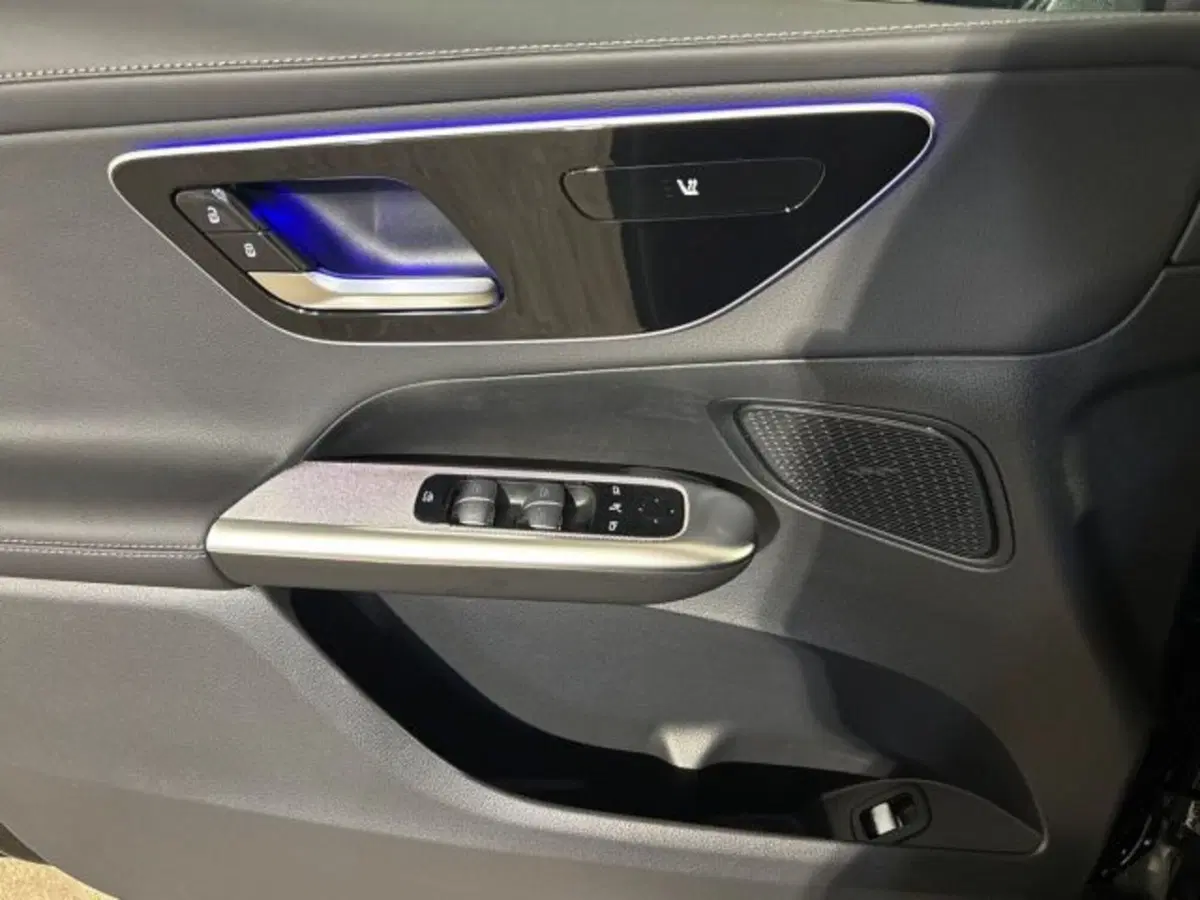 Mercedes-Benz GLC nuova a Bologna (10)