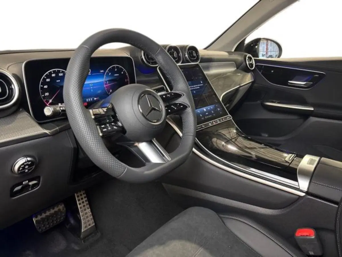 Mercedes-Benz GLC nuova a Bologna (11)