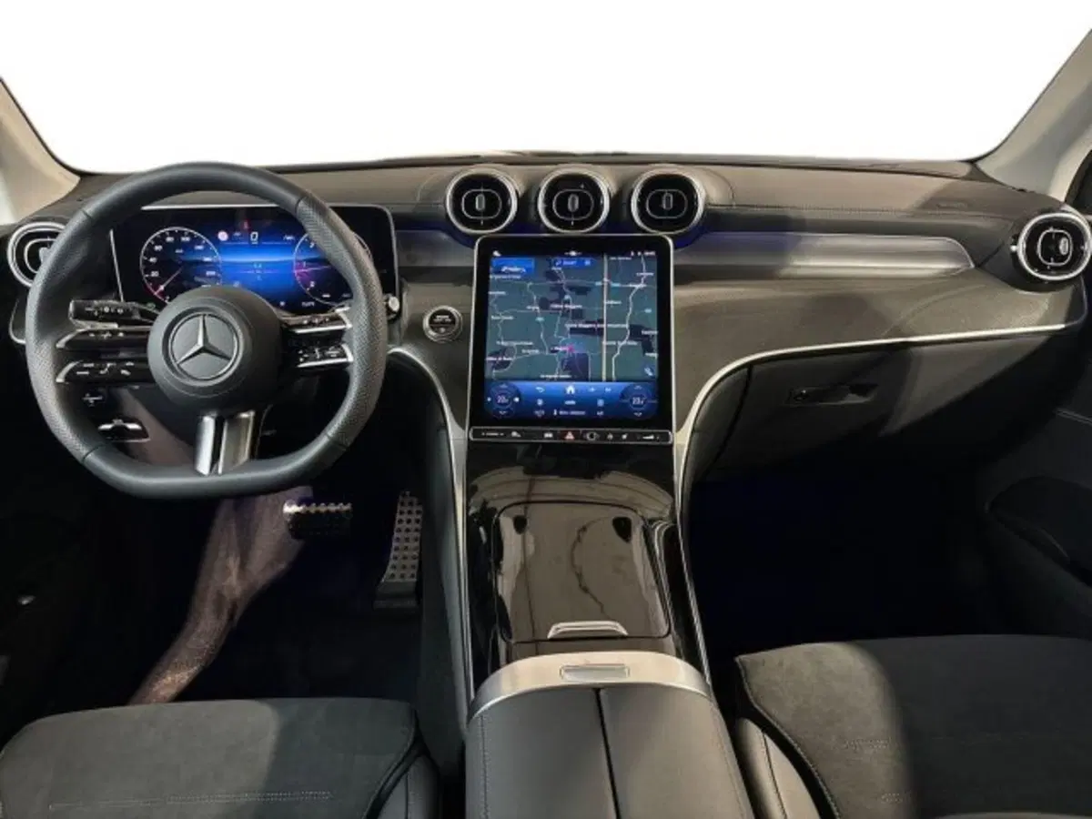 Mercedes-Benz GLC nuova a Bologna (13)