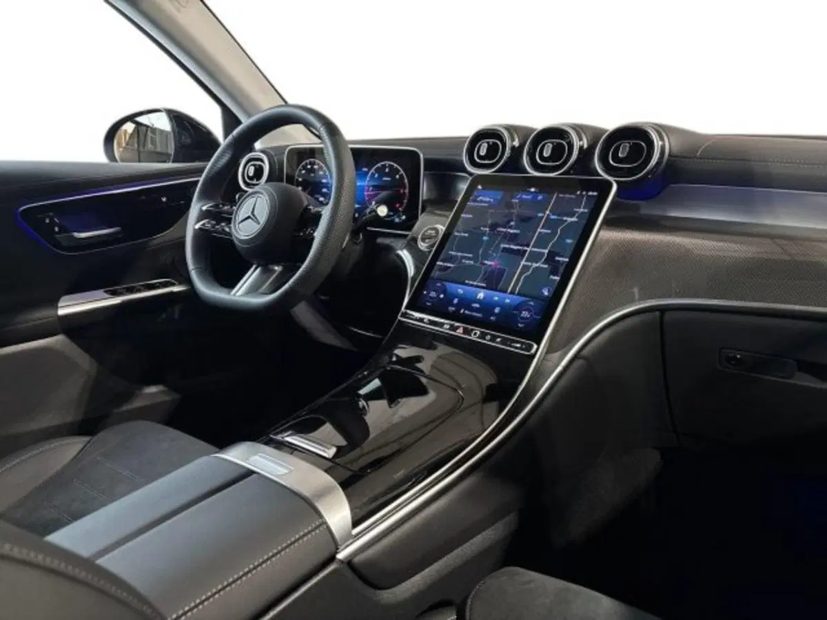 Mercedes-Benz GLC nuova a Bologna (15)