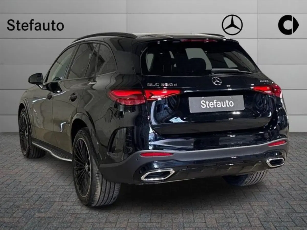 Mercedes-Benz GLC nuova a Bologna (5)