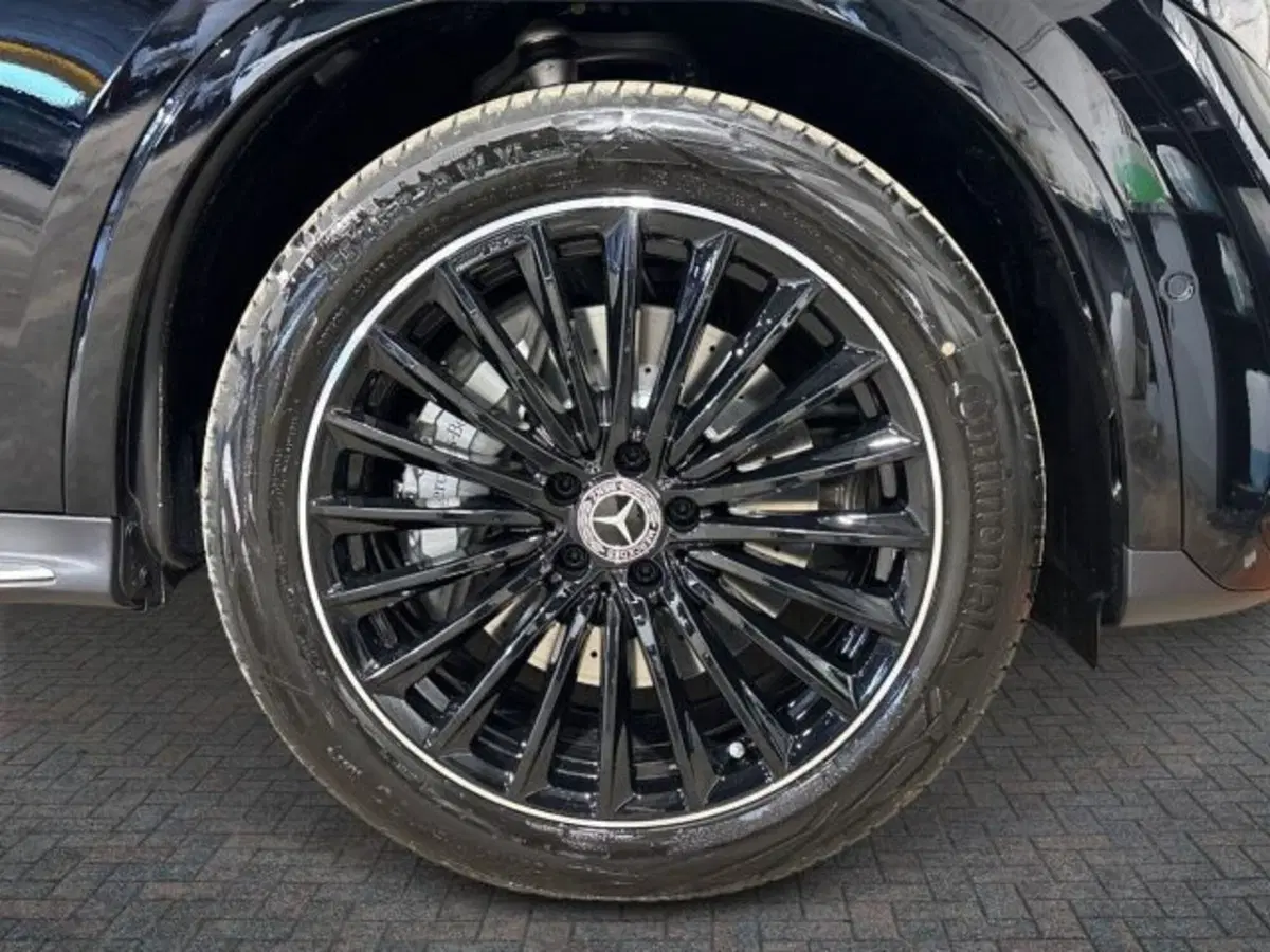 Mercedes-Benz GLC nuova a Bologna (8)