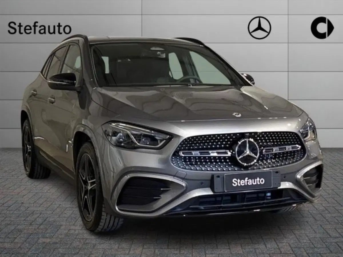 Mercedes-Benz GLA SUV nuova a Bologna