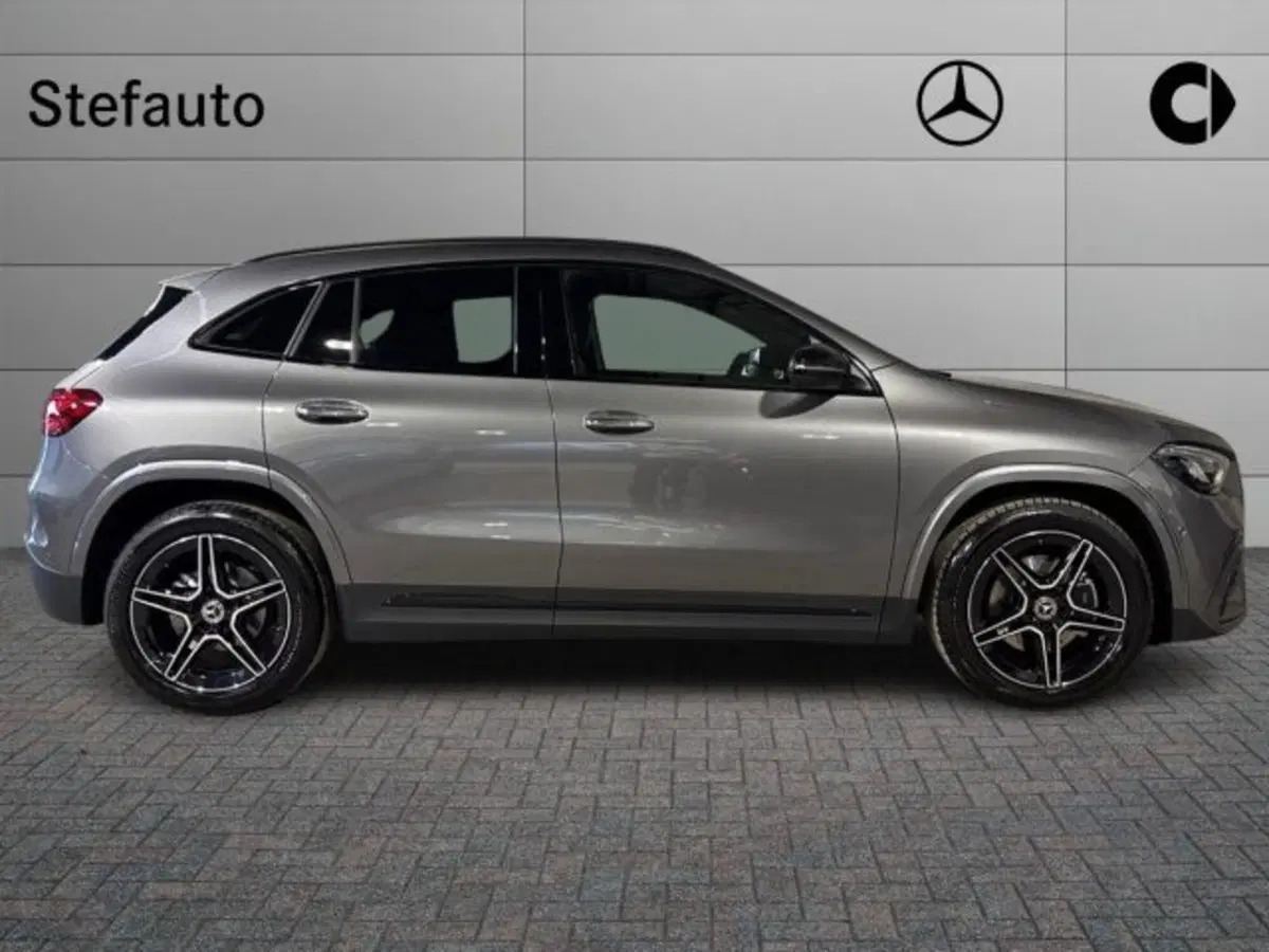 Mercedes-Benz GLA SUV nuova a Bologna (2)
