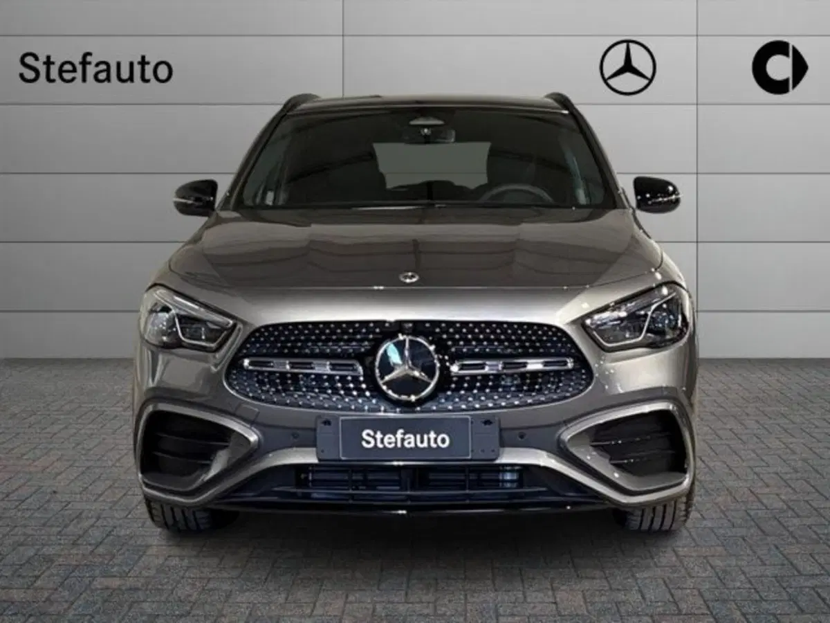 Mercedes-Benz GLA SUV nuova a Bologna (4)