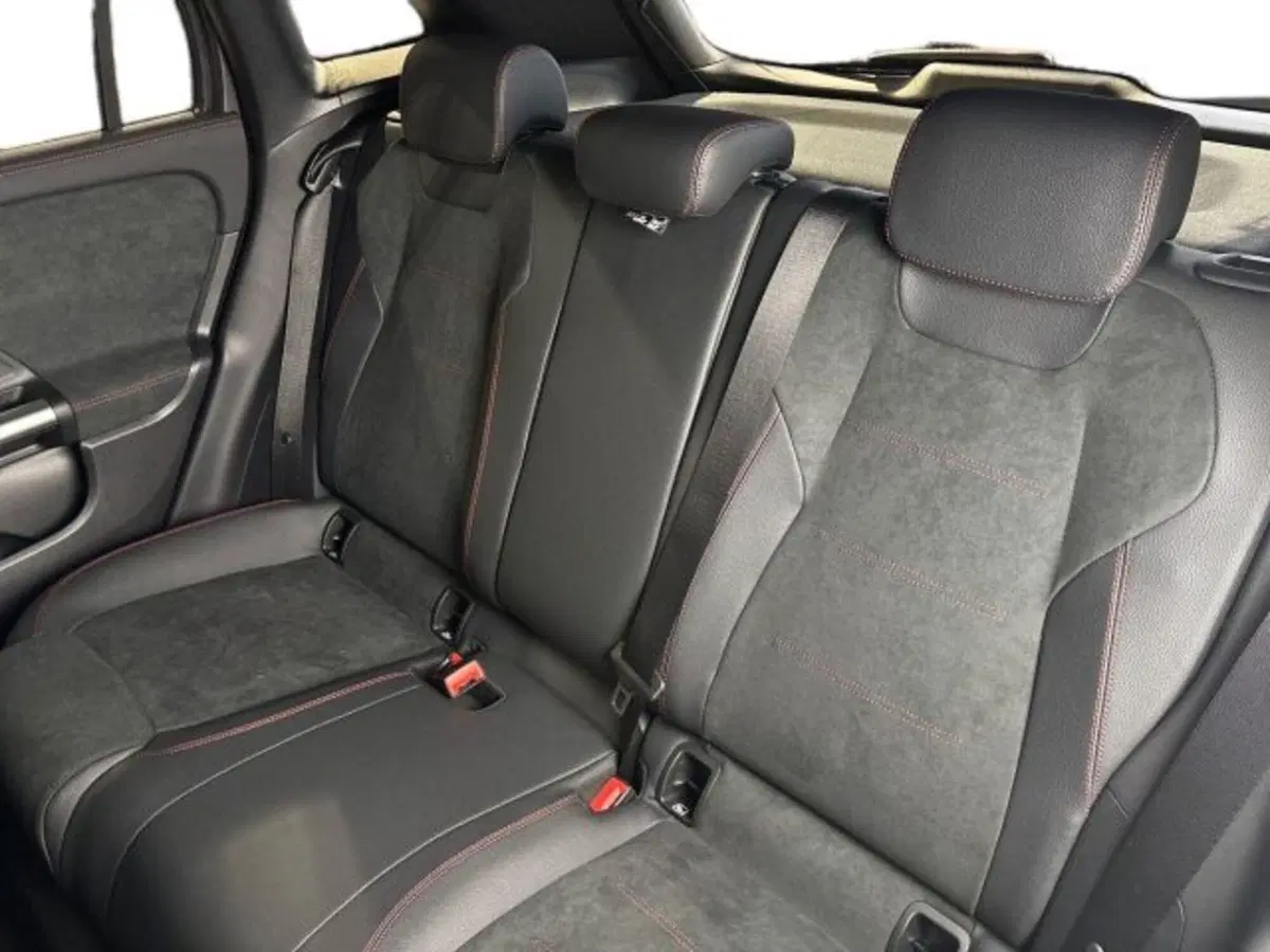 Mercedes-Benz GLA SUV nuova a Bologna (9)