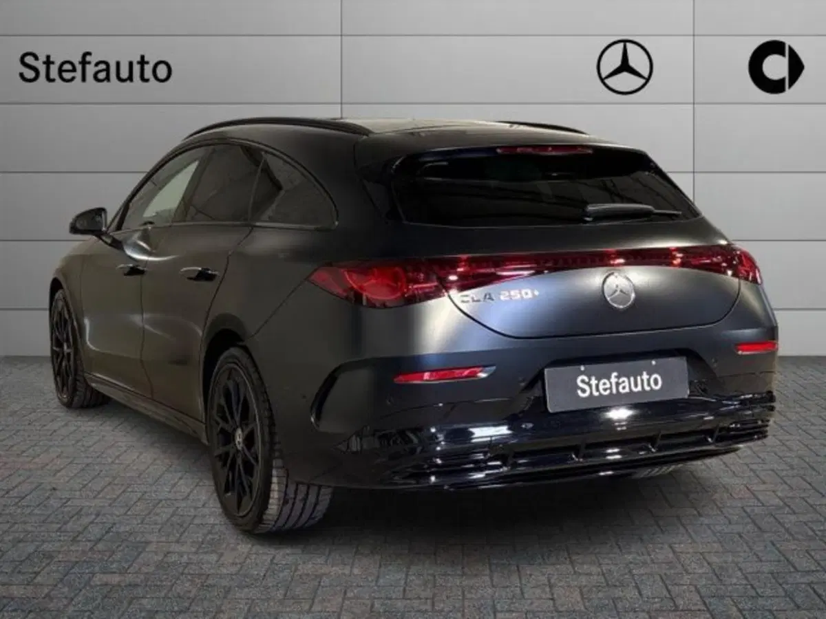 Mercedes-Benz CLA Shooting Brake nuova a Bologna (5)