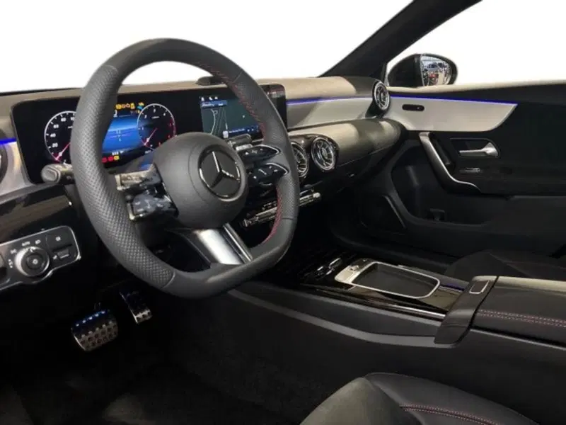 Mercedes-Benz Classe A nuova a Bologna (11)