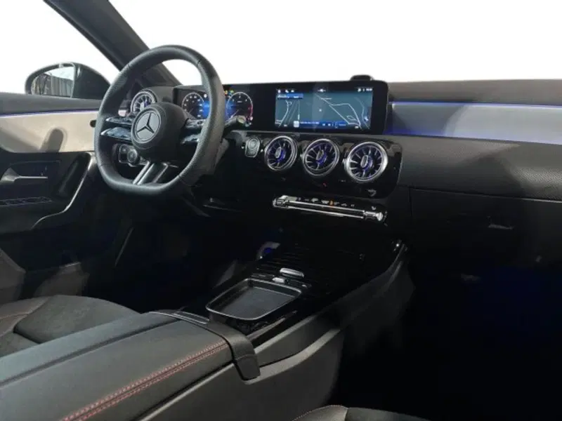 Mercedes-Benz Classe A nuova a Bologna (15)