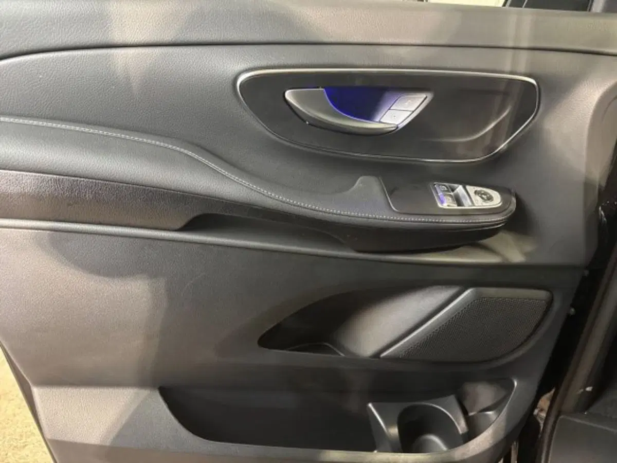 Mercedes-Benz Classe V nuova a Bologna (10)