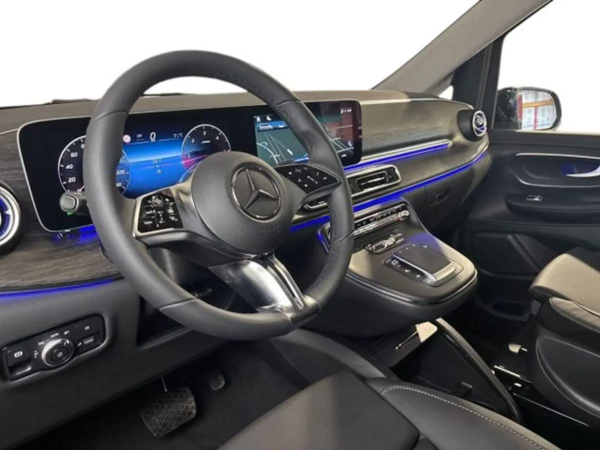 Mercedes-Benz Classe V nuova a Bologna (11)