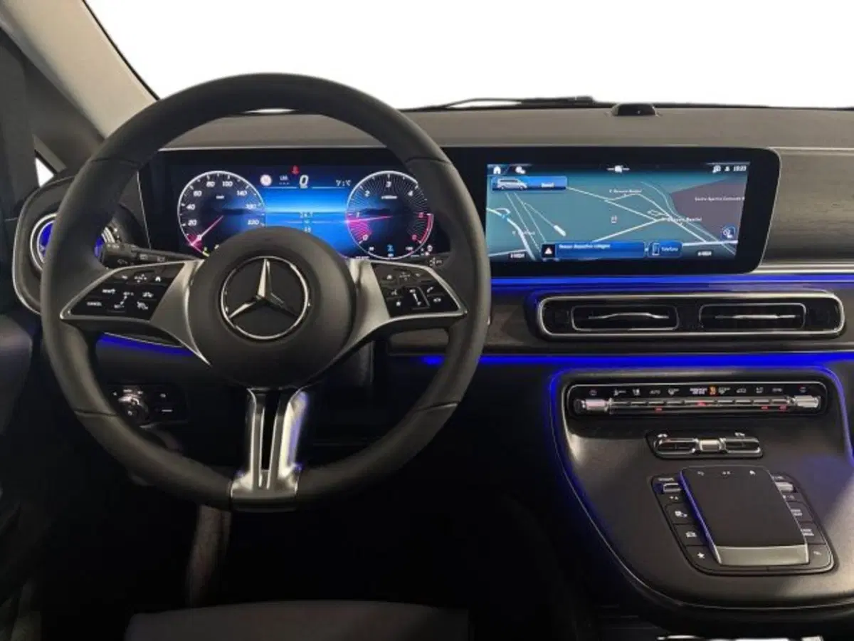 Mercedes-Benz Classe V nuova a Bologna (14)