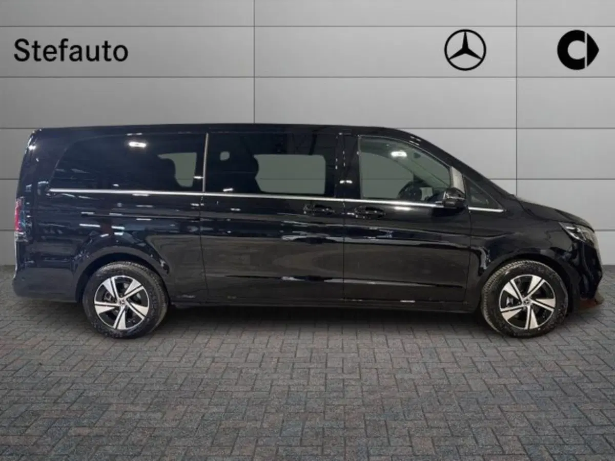 Mercedes-Benz Classe V nuova a Bologna (2)