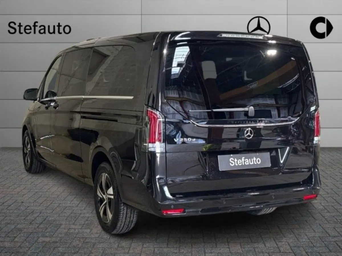 Mercedes-Benz Classe V nuova a Bologna (5)
