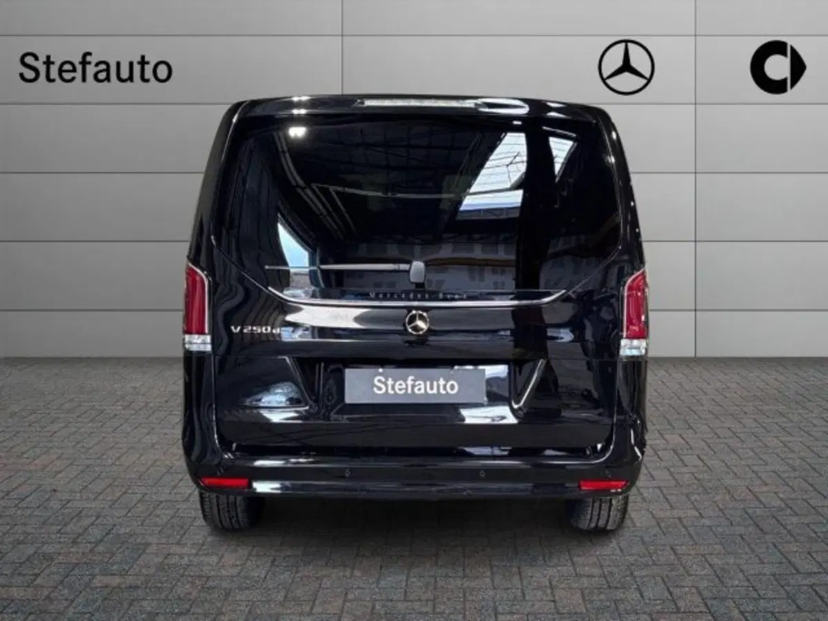 Mercedes-Benz Classe V nuova a Bologna (6)