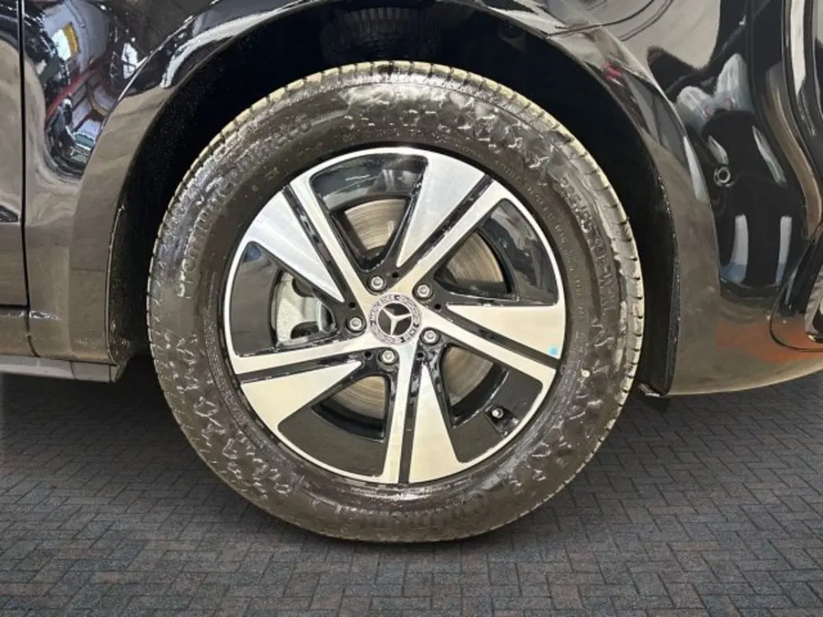 Mercedes-Benz Classe V nuova a Bologna (8)
